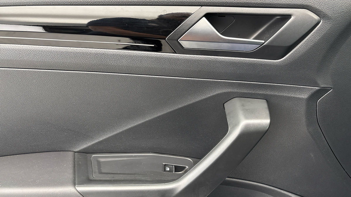Volkswagen T-Roc Image 19