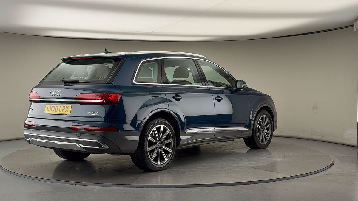 More views of Audi Q7