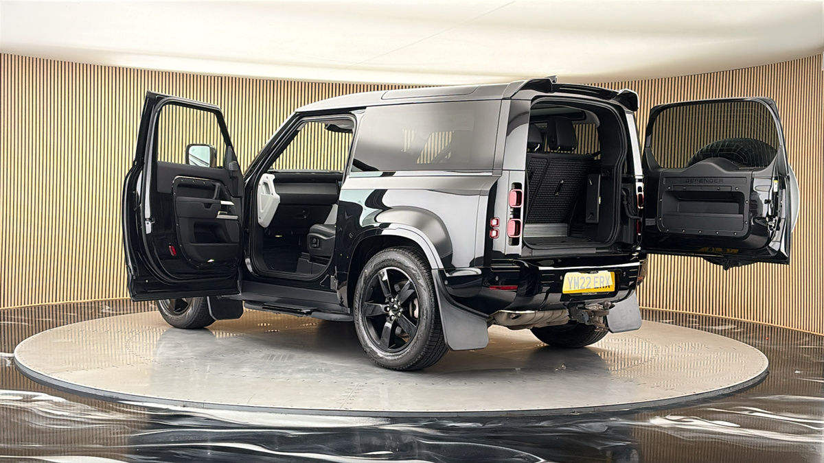More views of Land Rover Defender 90