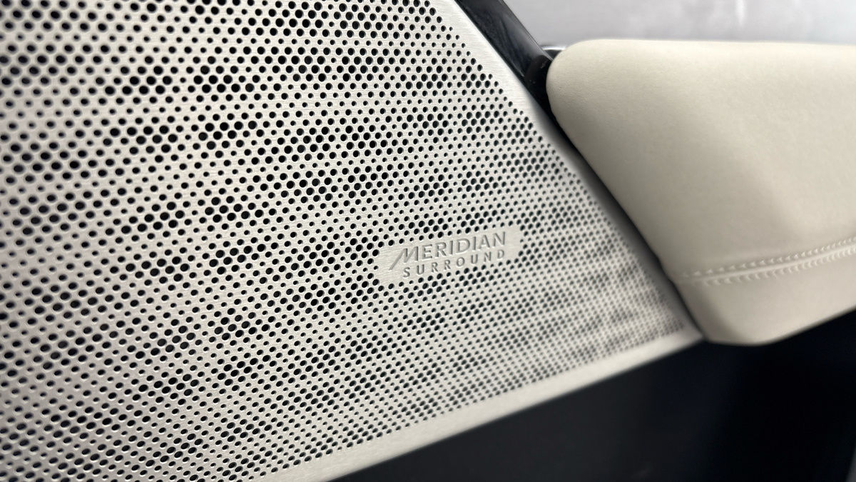 Land Rover Range Rover Velar Image 25