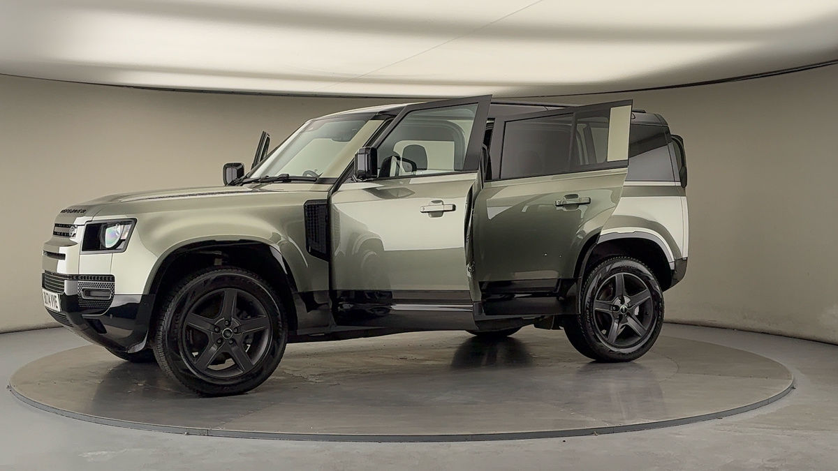 More views of Land Rover Defender 110