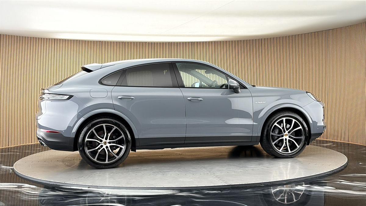More views of Porsche Cayenne