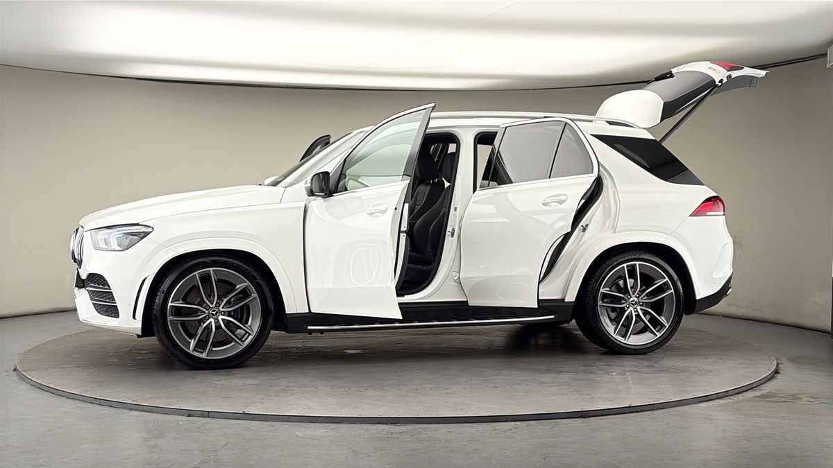 More views of Mercedes-Benz GLE