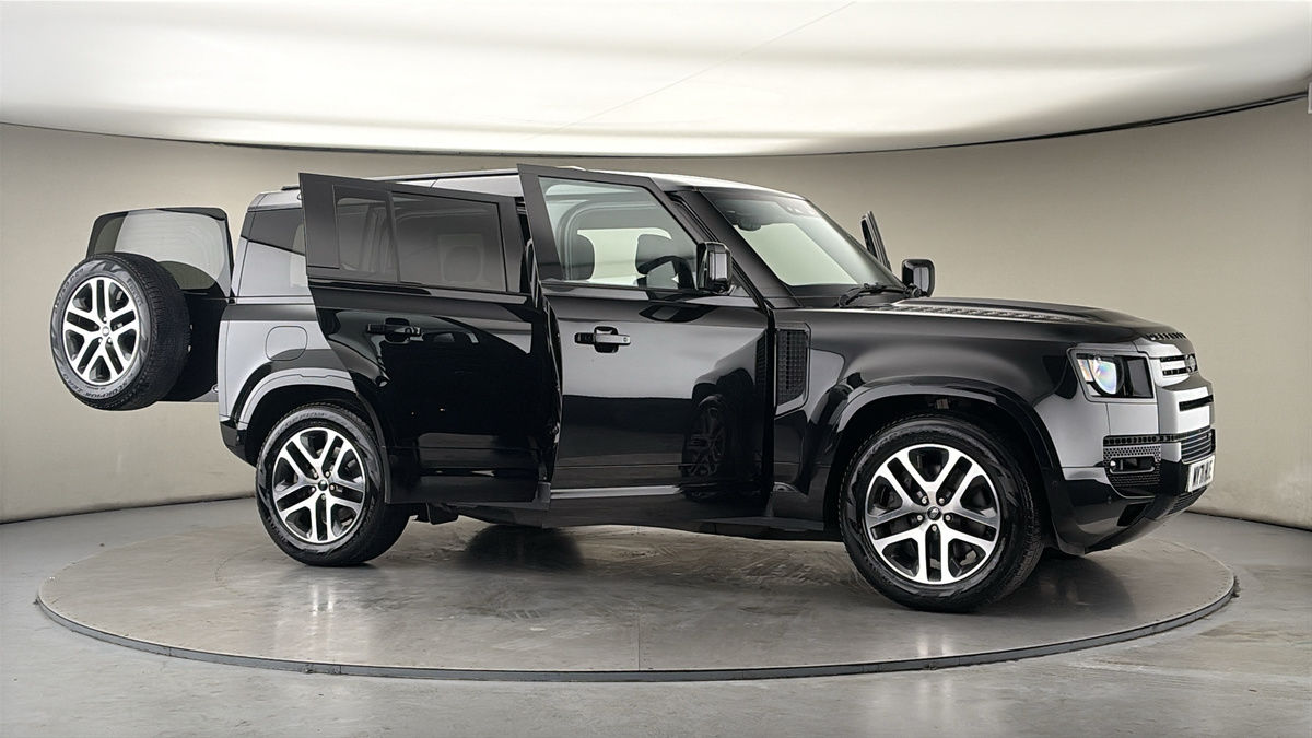 More views of Land Rover Defender 110