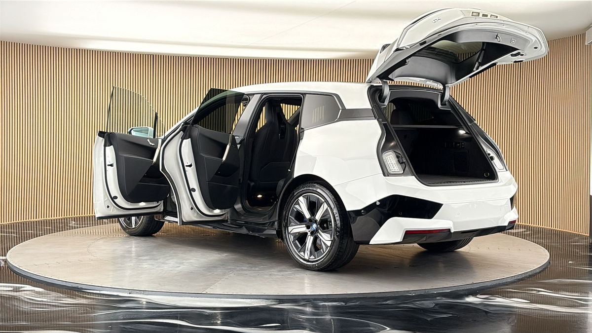 More views of BMW iX