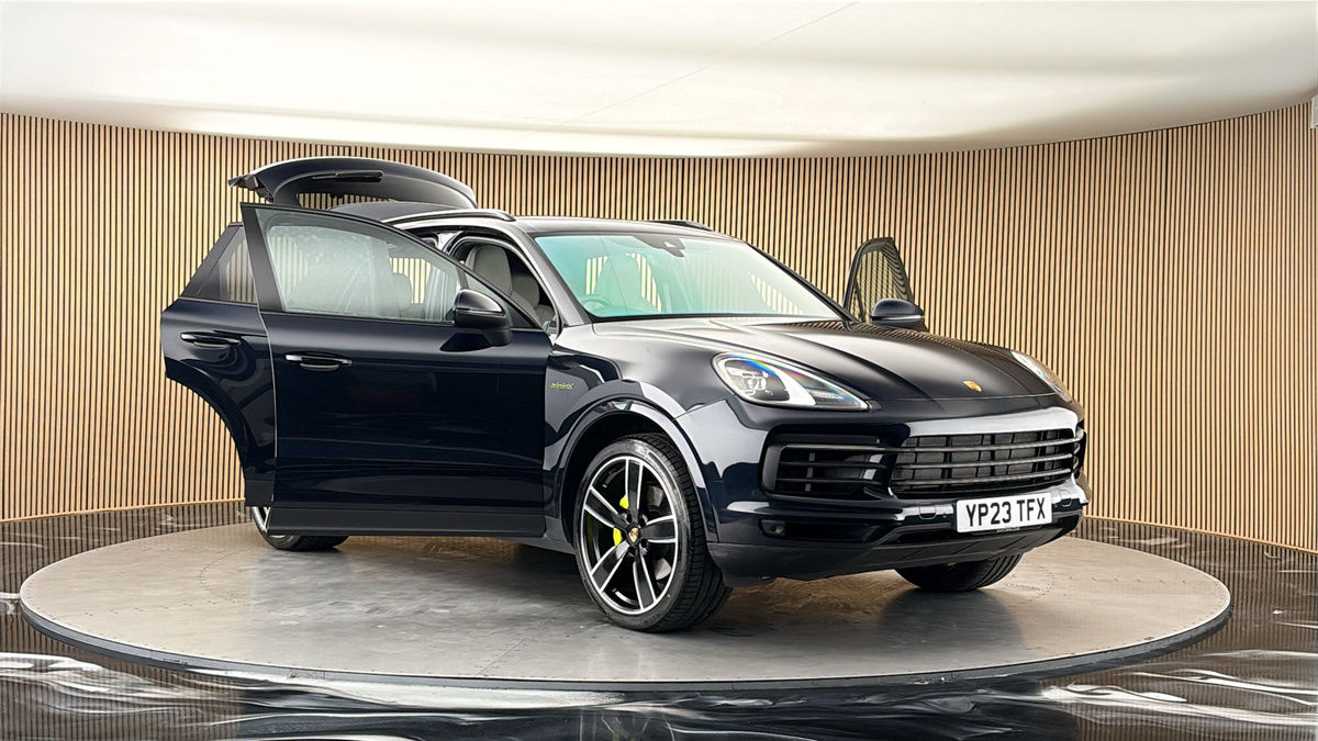 More views of Porsche Cayenne