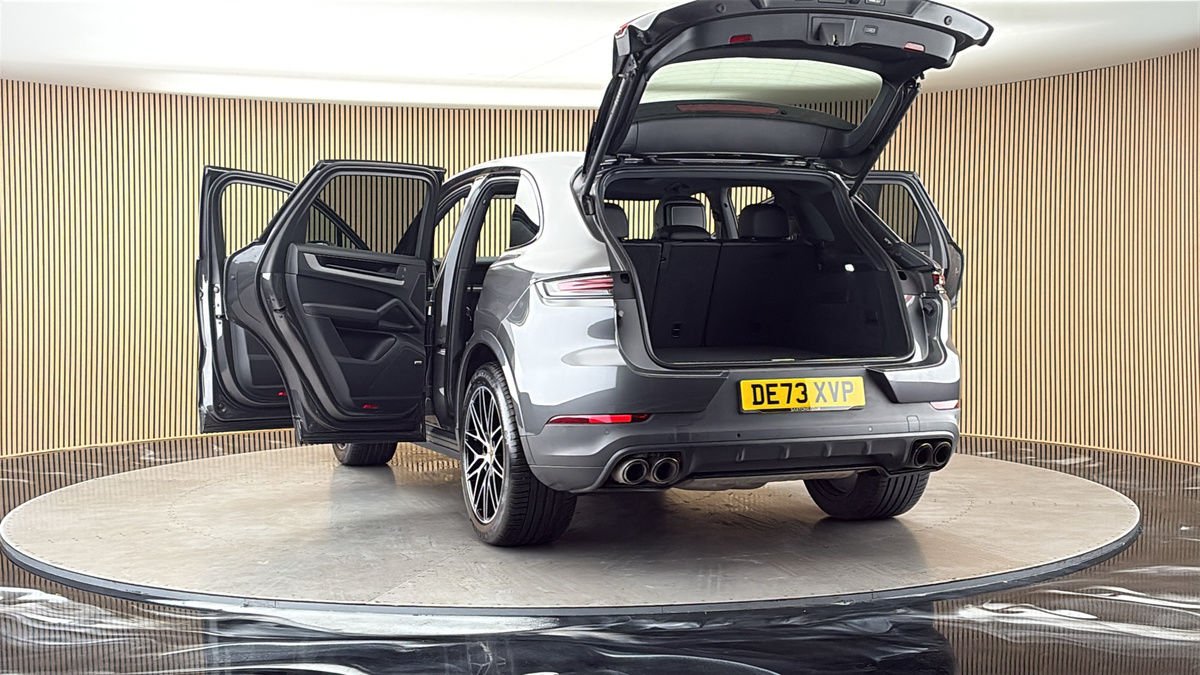 More views of Porsche Cayenne