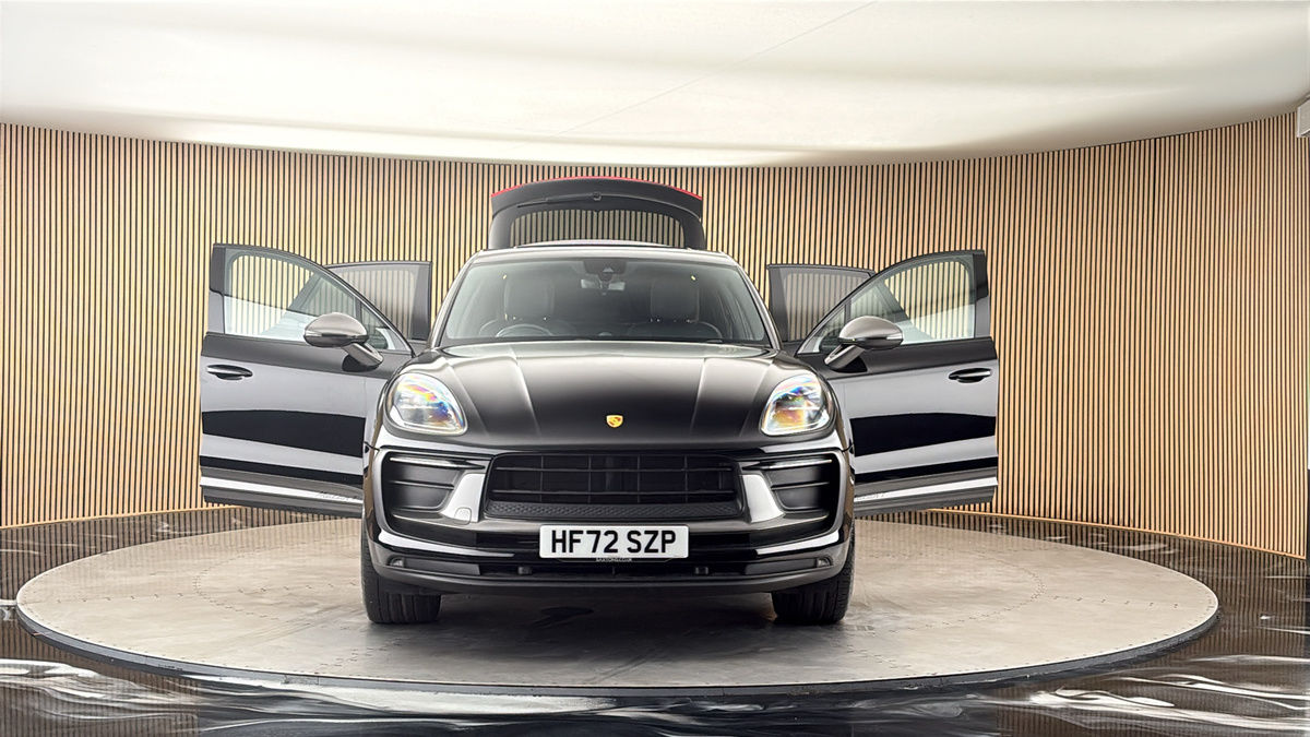More views of Porsche Macan