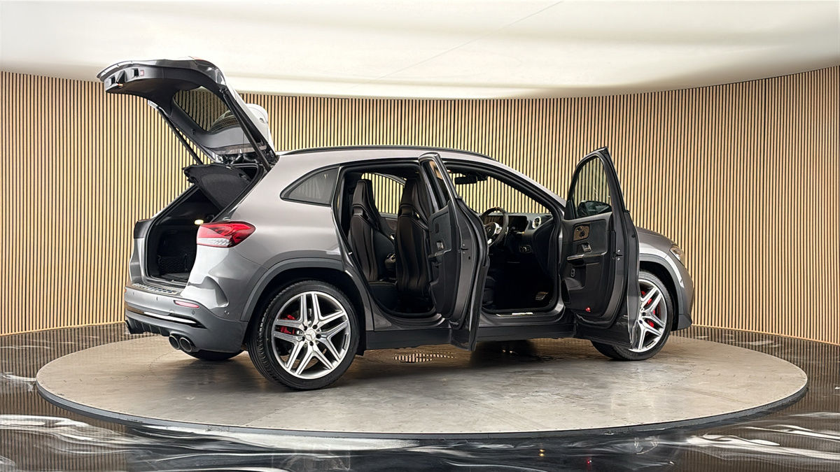 More views of Mercedes-Benz GLA