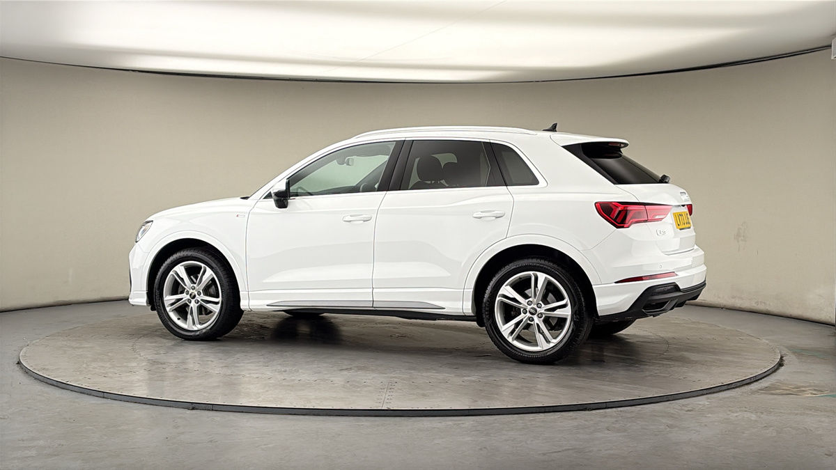 More views of Audi Q3
