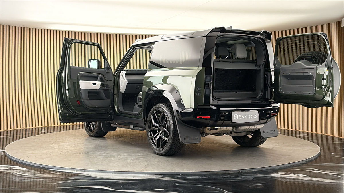 Land Rover Defender 90 Urban Image 23