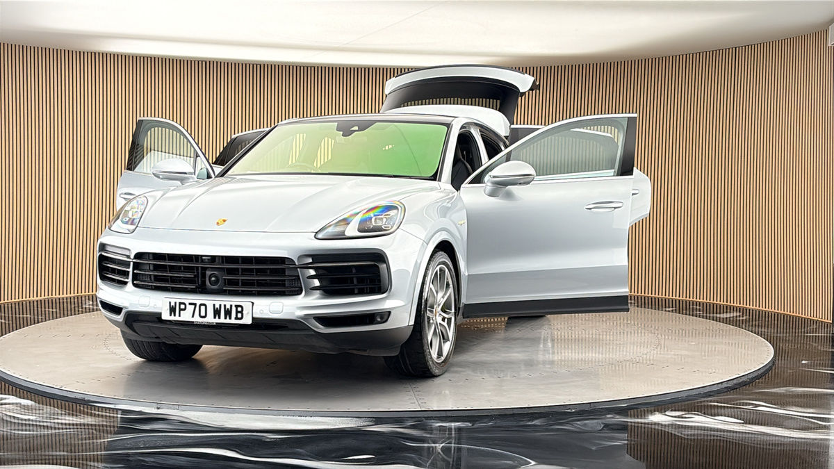 More views of Porsche Cayenne