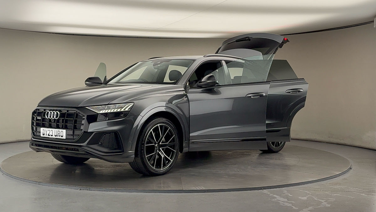 More views of Audi Q8