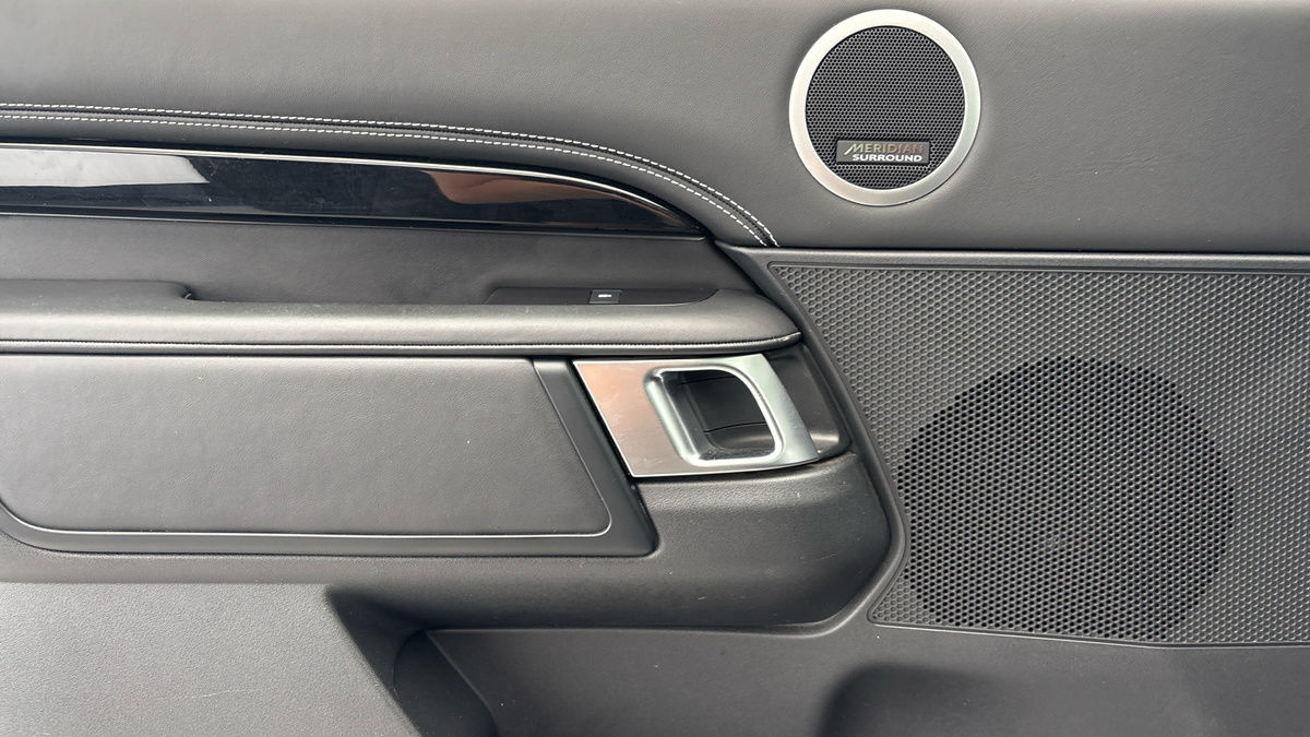 Land Rover Discovery Image 19