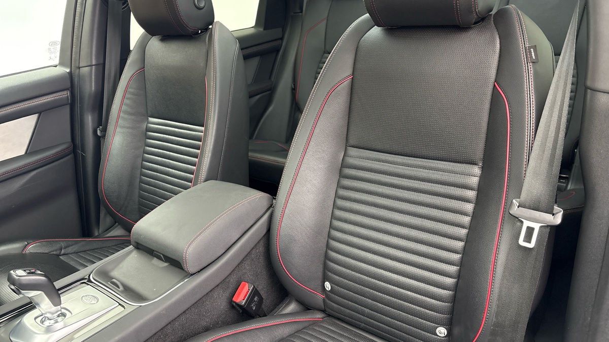 Land Rover Discovery Sport Image 7