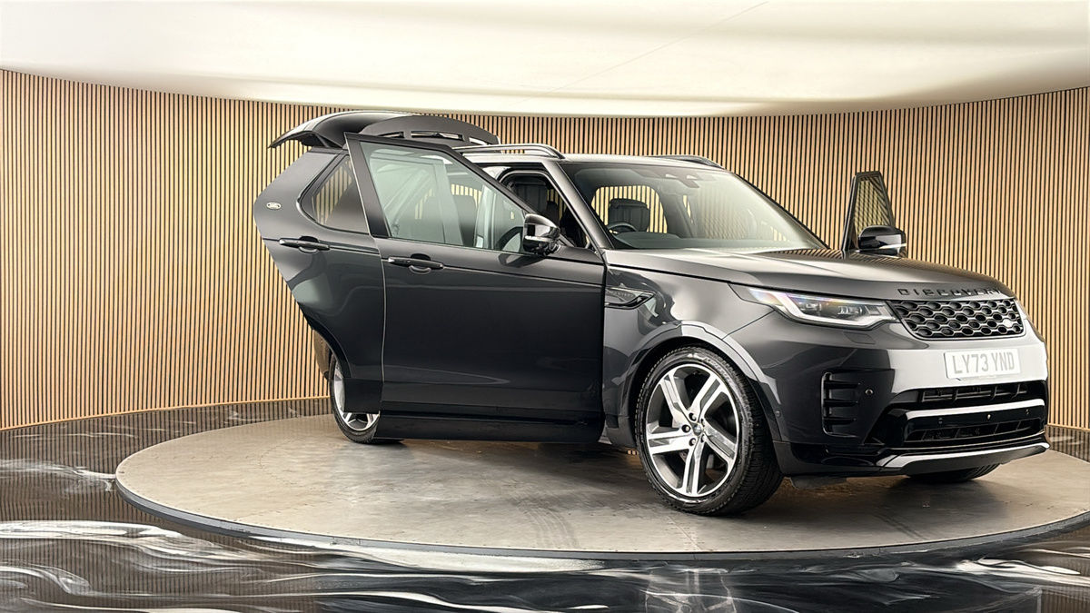 More views of Land Rover Discovery