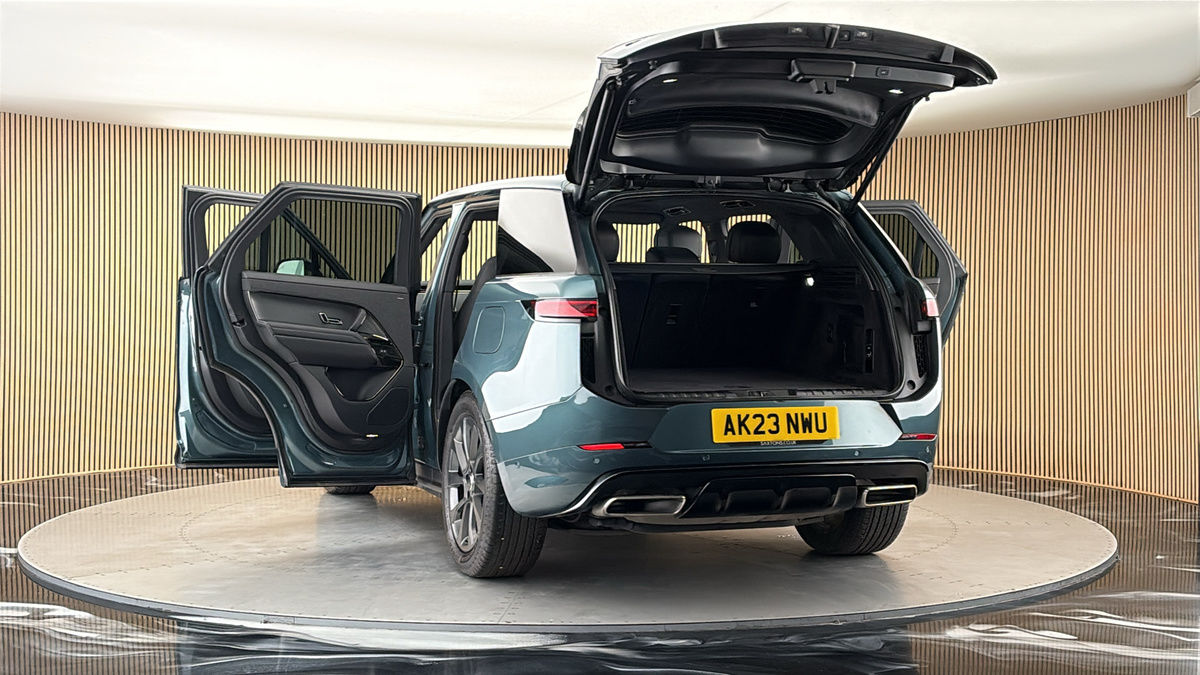 More views of Land Rover Range Rover Sport