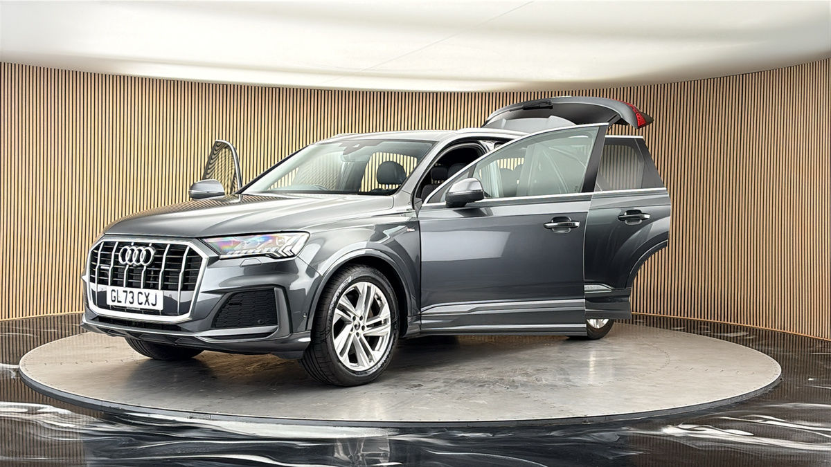 More views of Audi Q7
