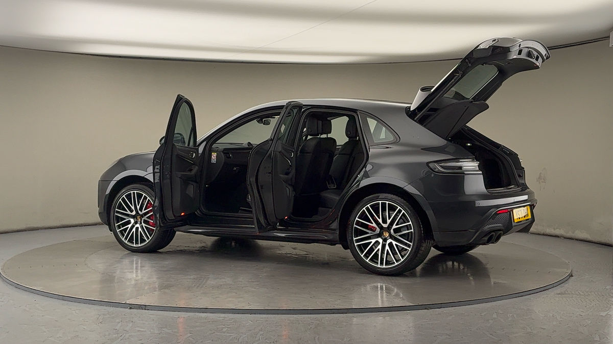 More views of Porsche Macan