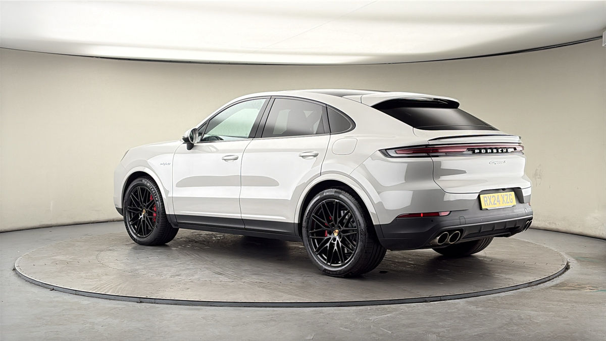 More views of Porsche Cayenne