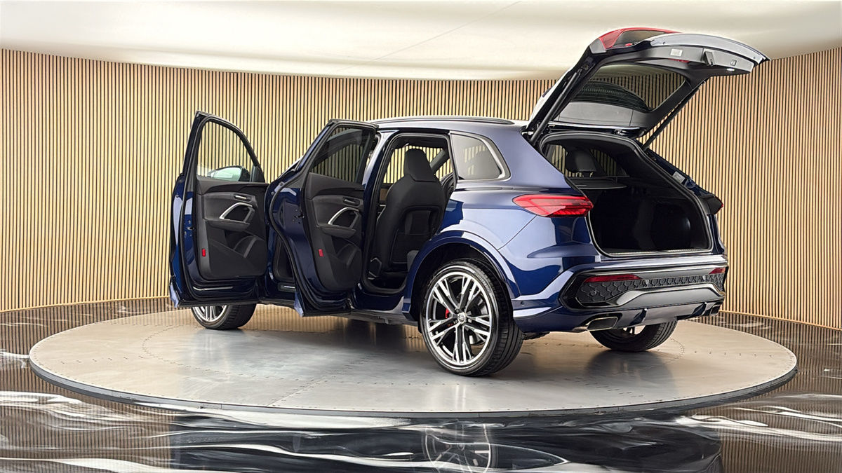 More views of Audi Q5
