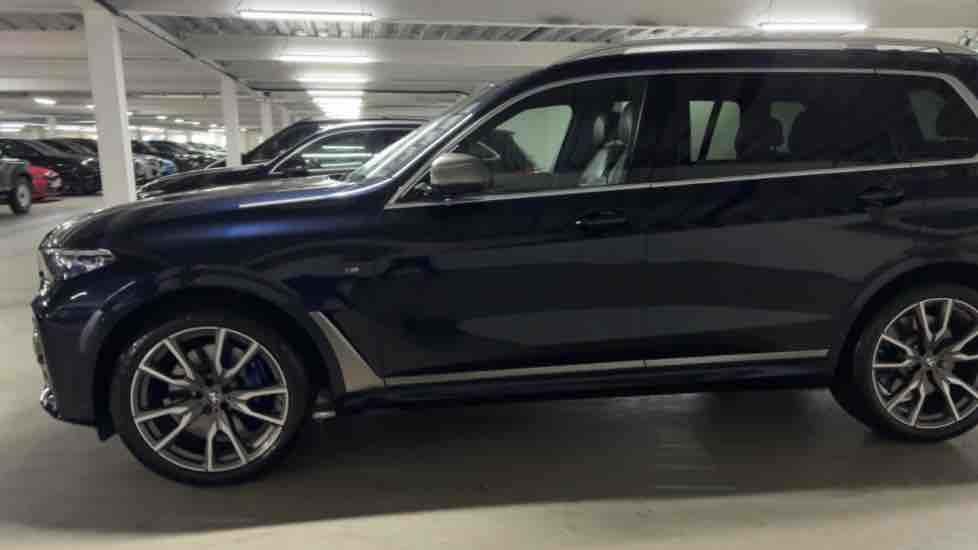 More views of BMW X7