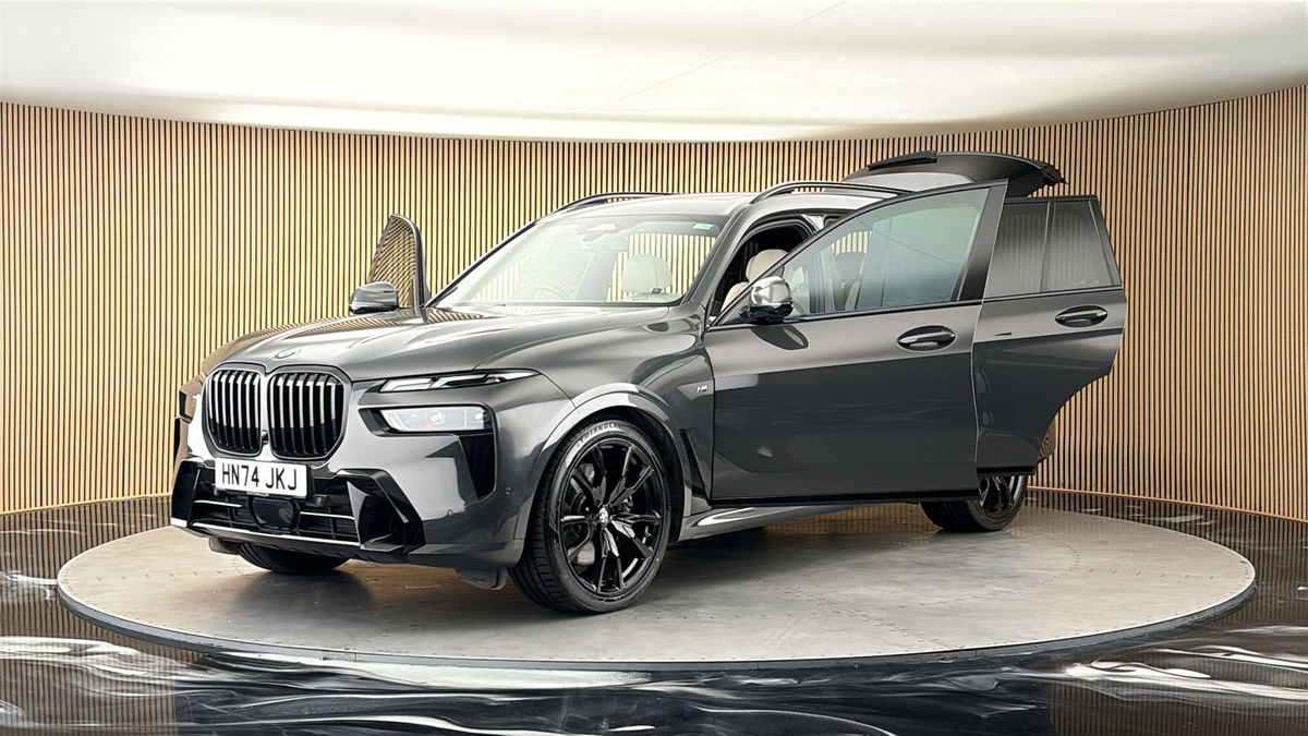 More views of BMW X7