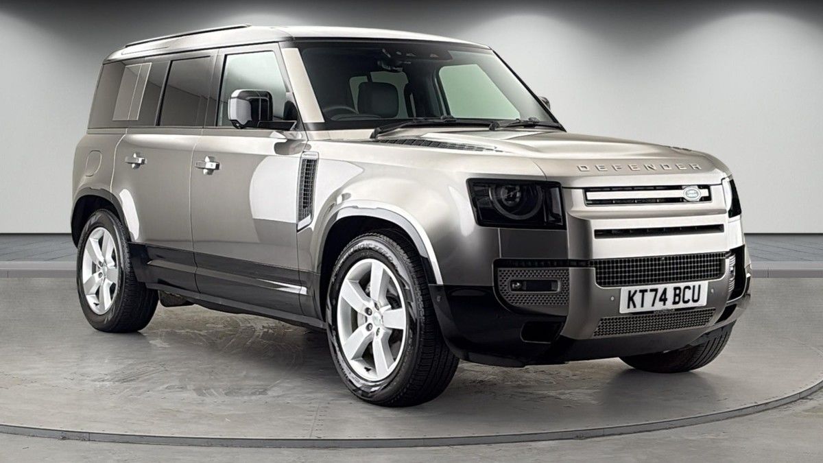 Land Rover Defender 110 Sticky Header Image