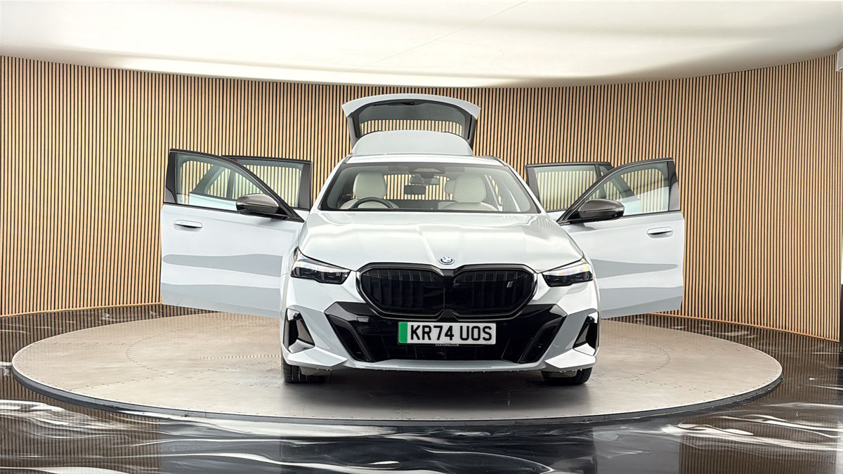 More views of BMW i5