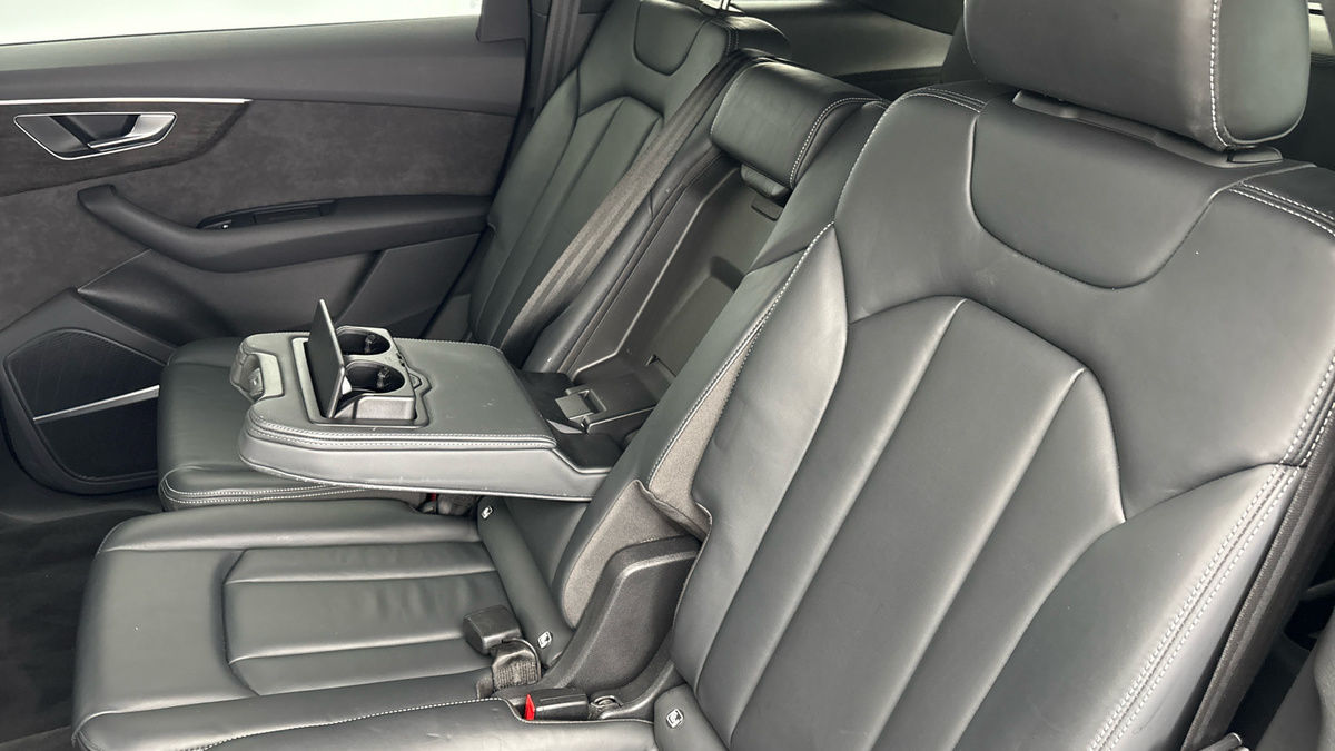 Audi Q7 Image 18