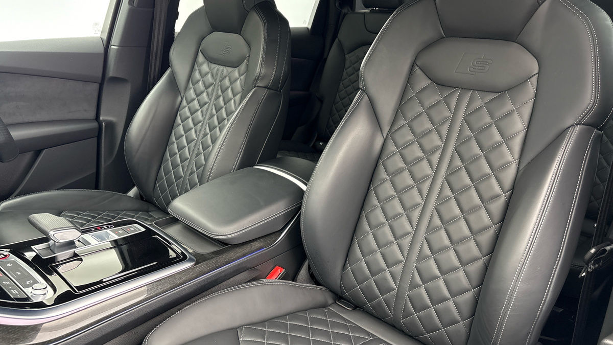 Audi SQ7 Image 7