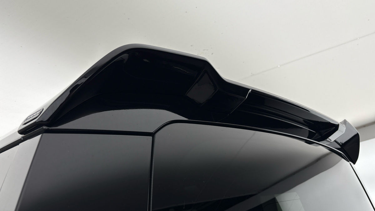 Land Rover Defender 110 Urban Image 30