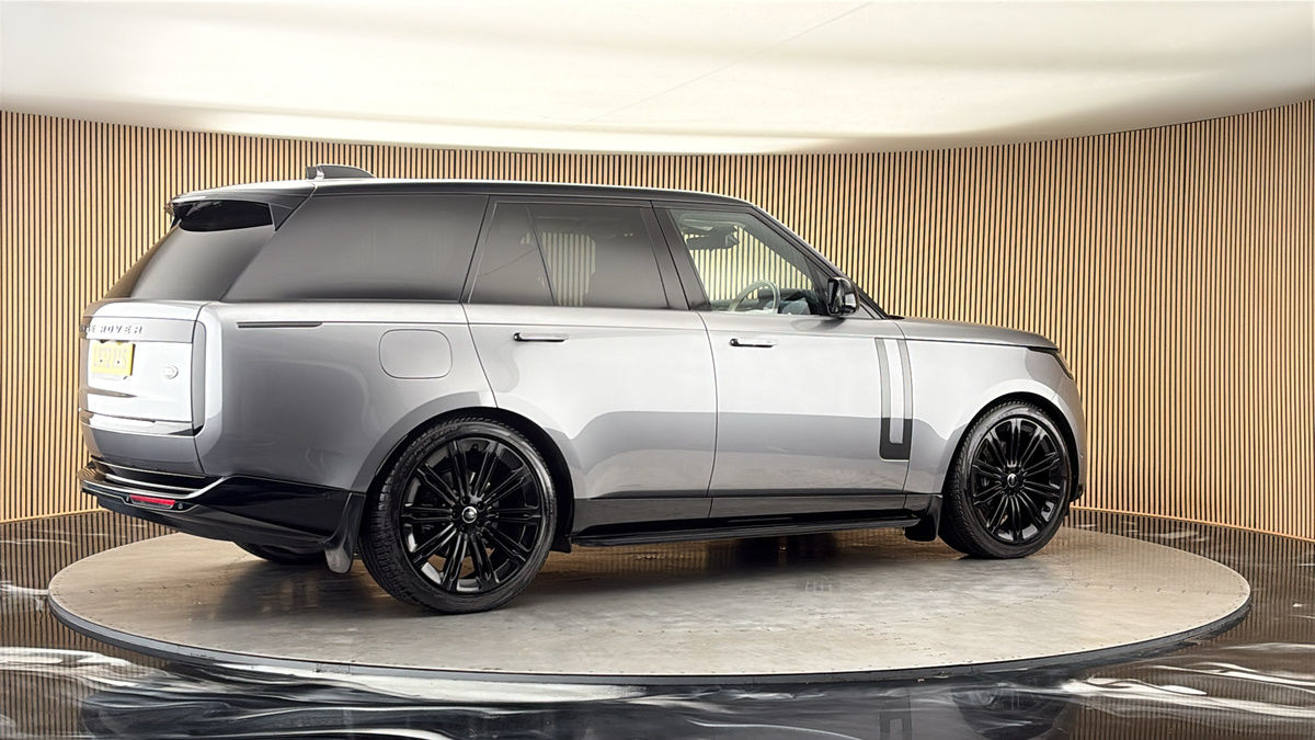 More views of Land Rover Range Rover