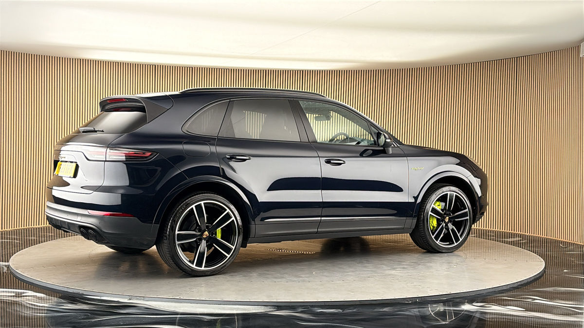 More views of Porsche Cayenne