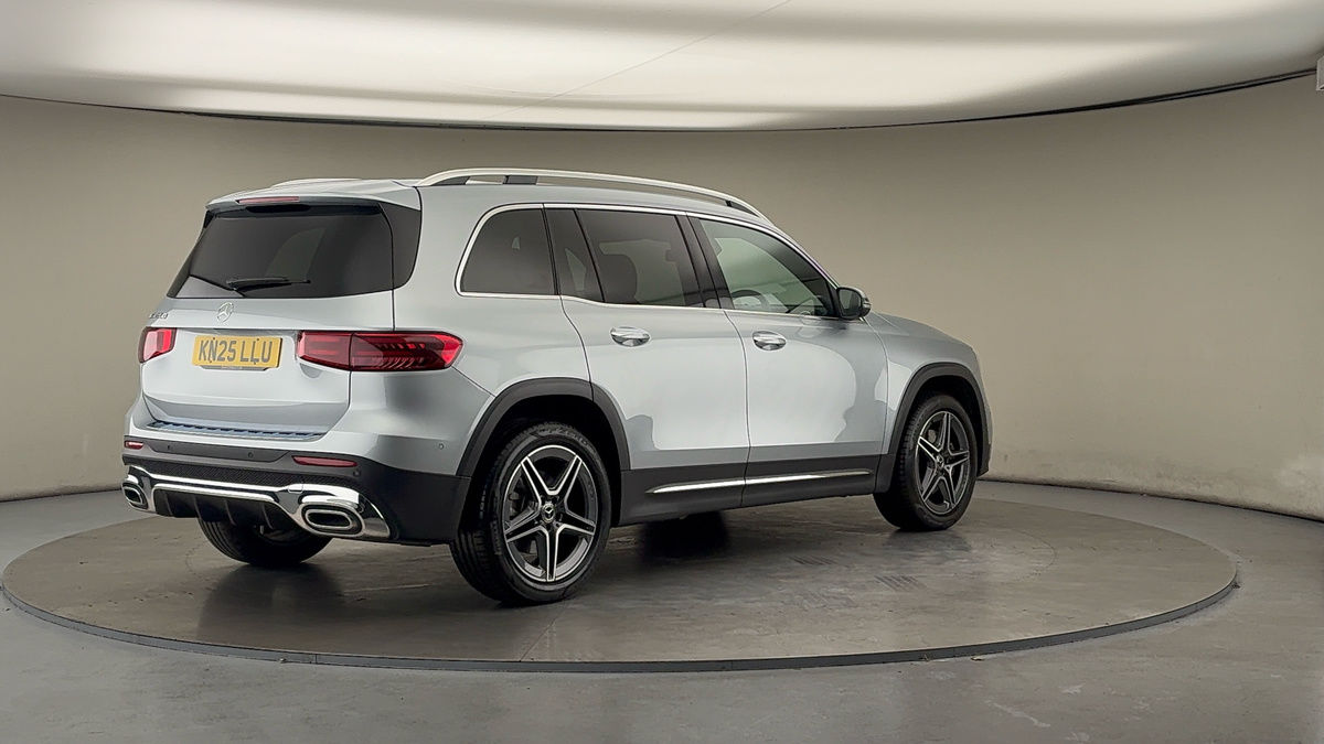 Mercedes-Benz GLB Image 21