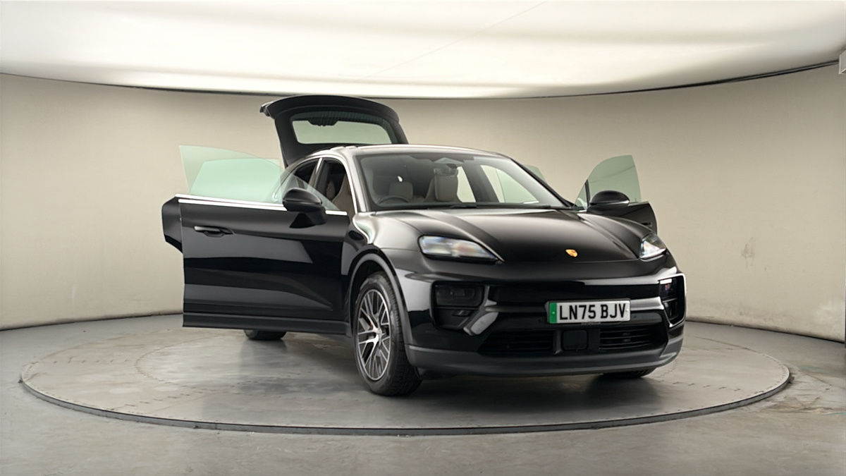 More views of Porsche Macan