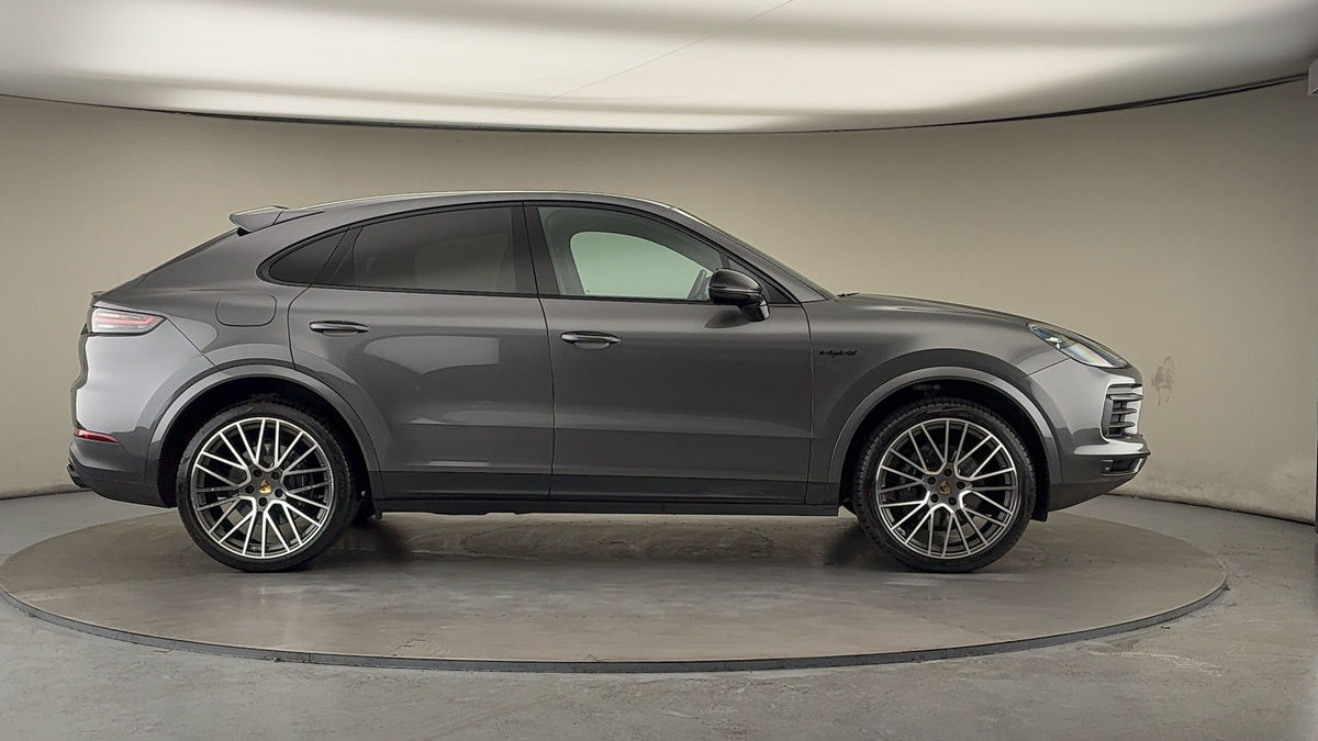 Porsche Cayenne Image 16