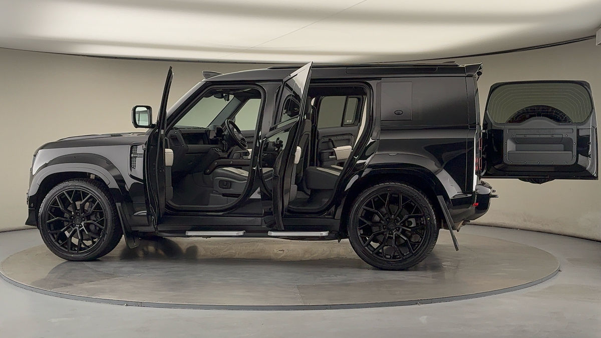More views of Land Rover Defender 110