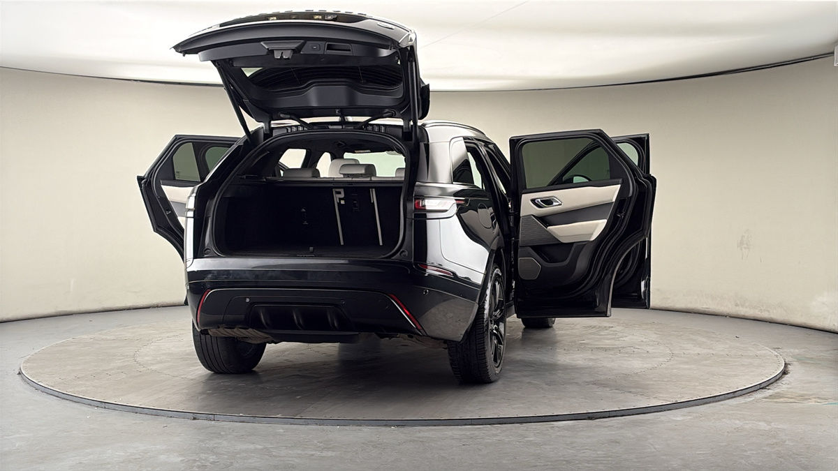 More views of Land Rover Range Rover Velar