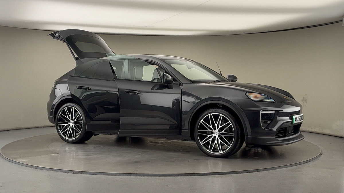 More views of Porsche Macan