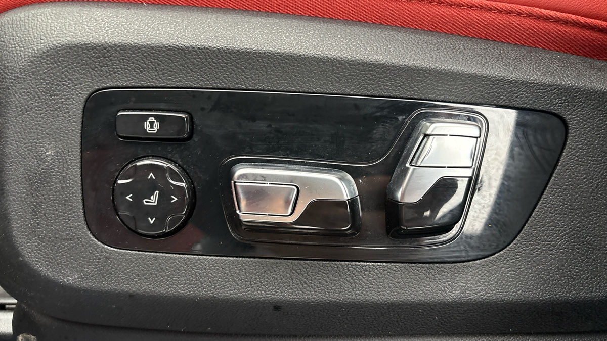 BMW XM Image 50
