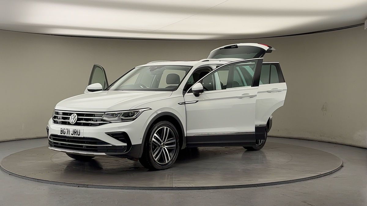 More views of Volkswagen Tiguan