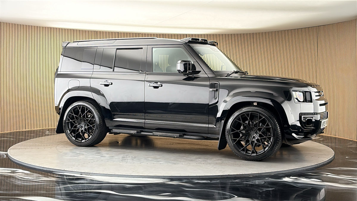 More views of Land Rover Defender 110