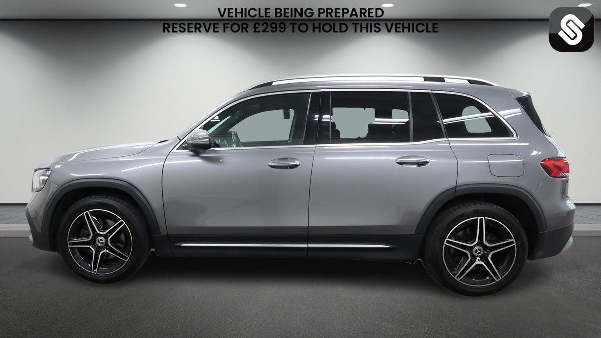 Mercedes-Benz GLB Image 6
