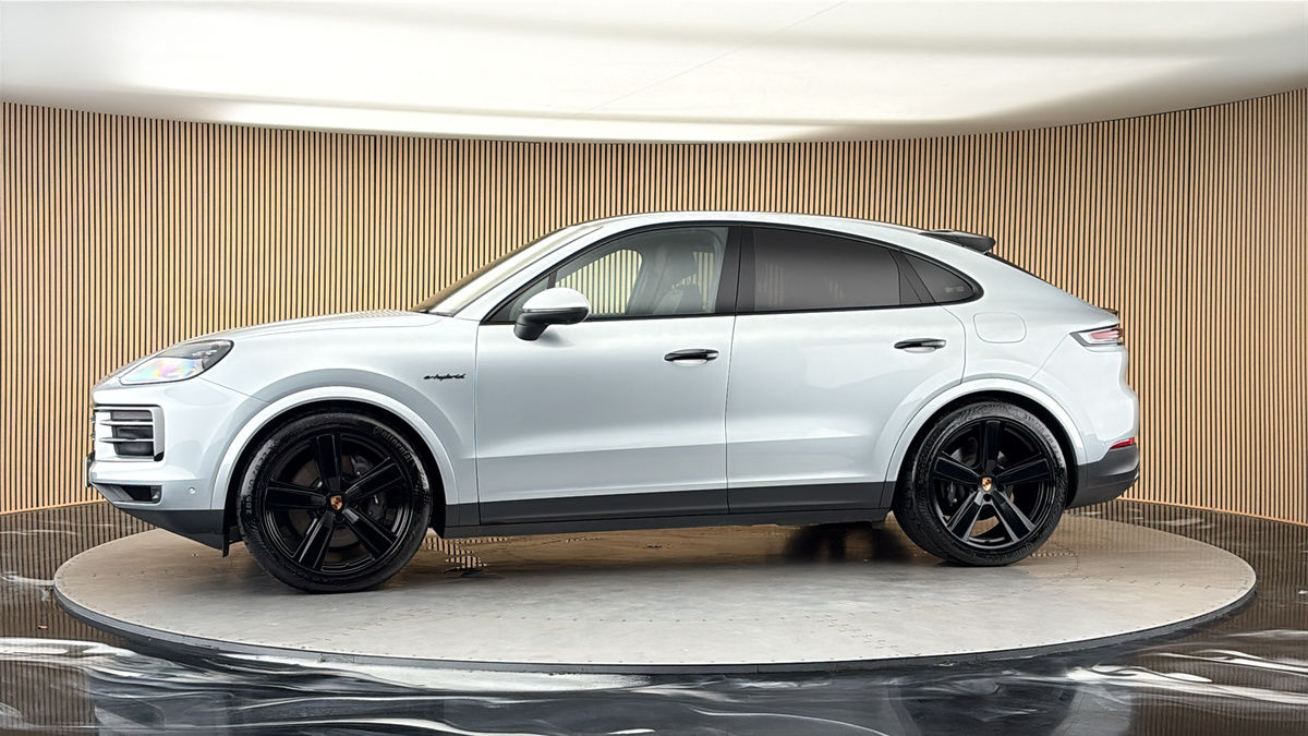 More views of Porsche Cayenne