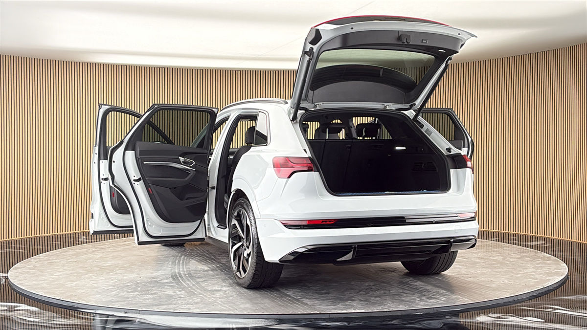 More views of Audi e-tron