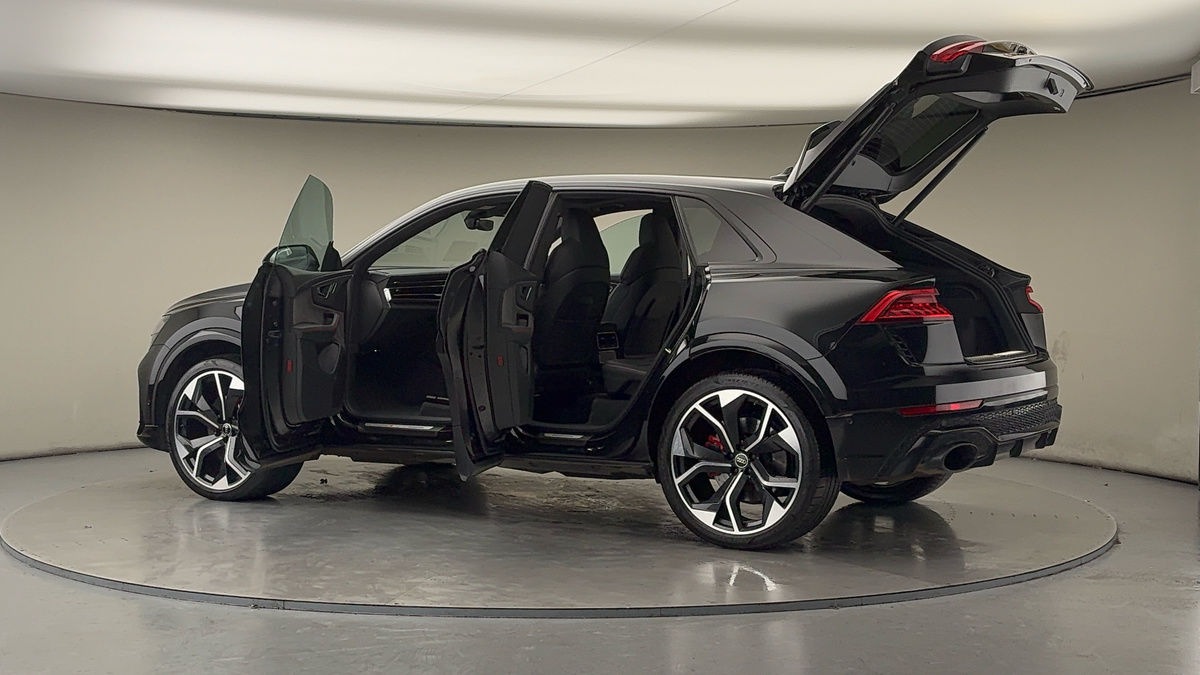 More views of Audi RSQ8