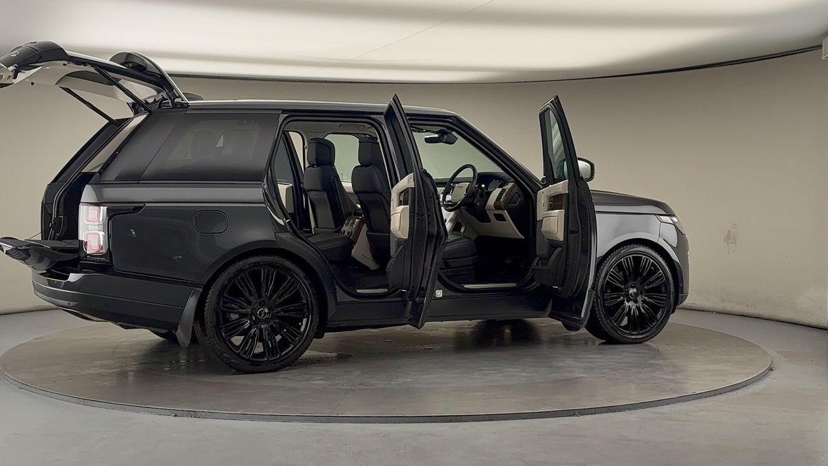 More views of Land Rover Range Rover