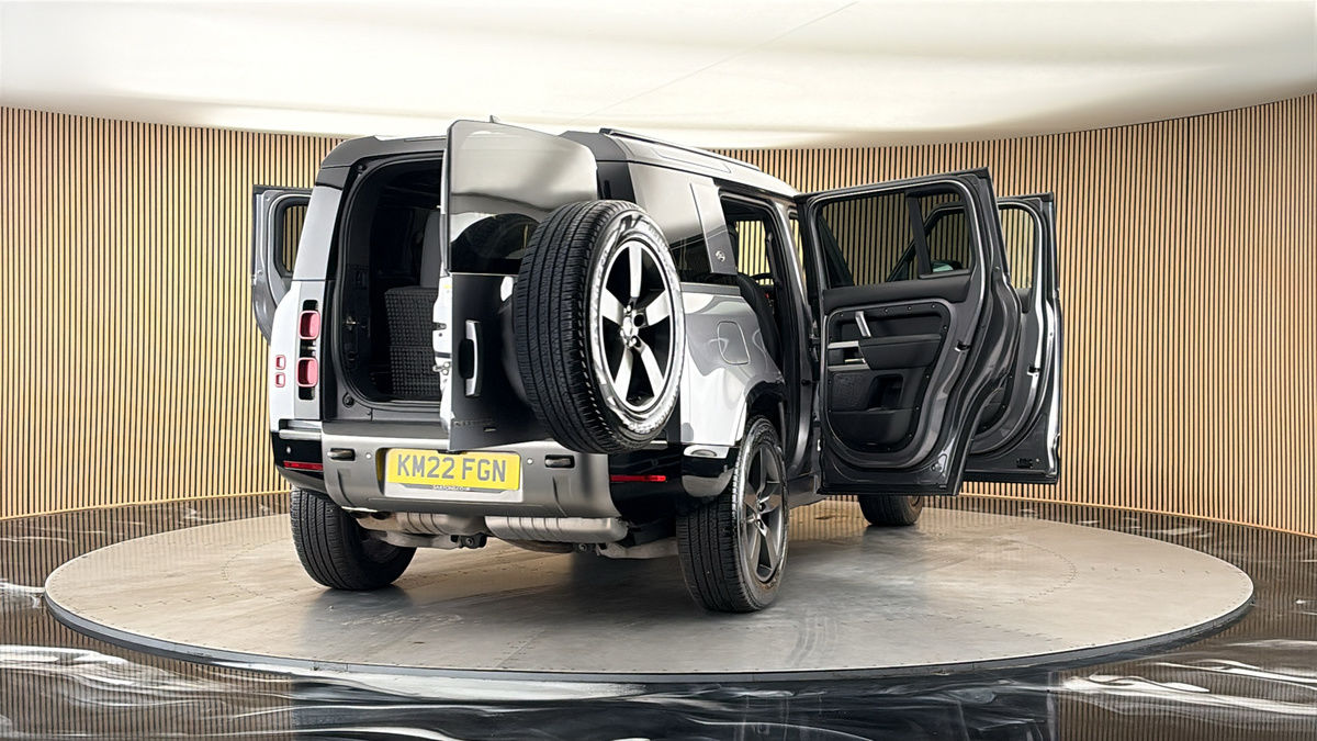 More views of Land Rover Defender 110