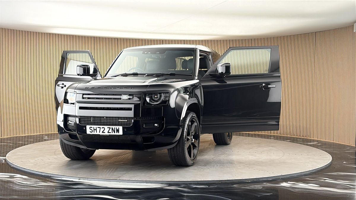 More views of Land Rover Defender 90